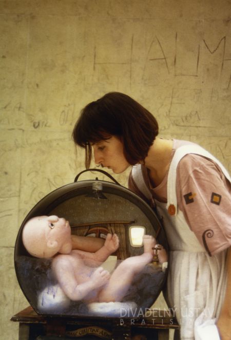 O deviatich mesiačikoch